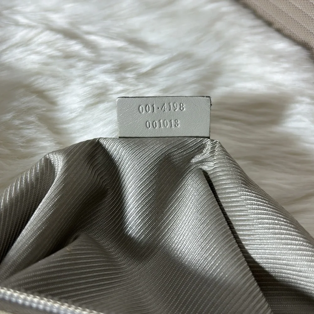 GUCCI Tan GG Canvas Shoulder Bag - Picture 9 of 12